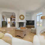 La Perla With Seaview & Large Pool Villa